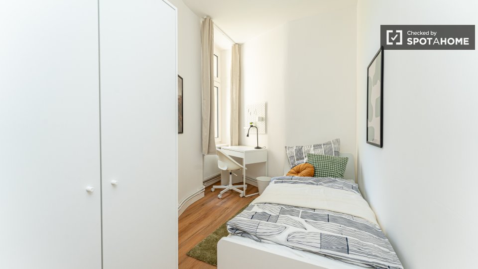 Double room Berlin, 4 beds, 73m² — photo 14