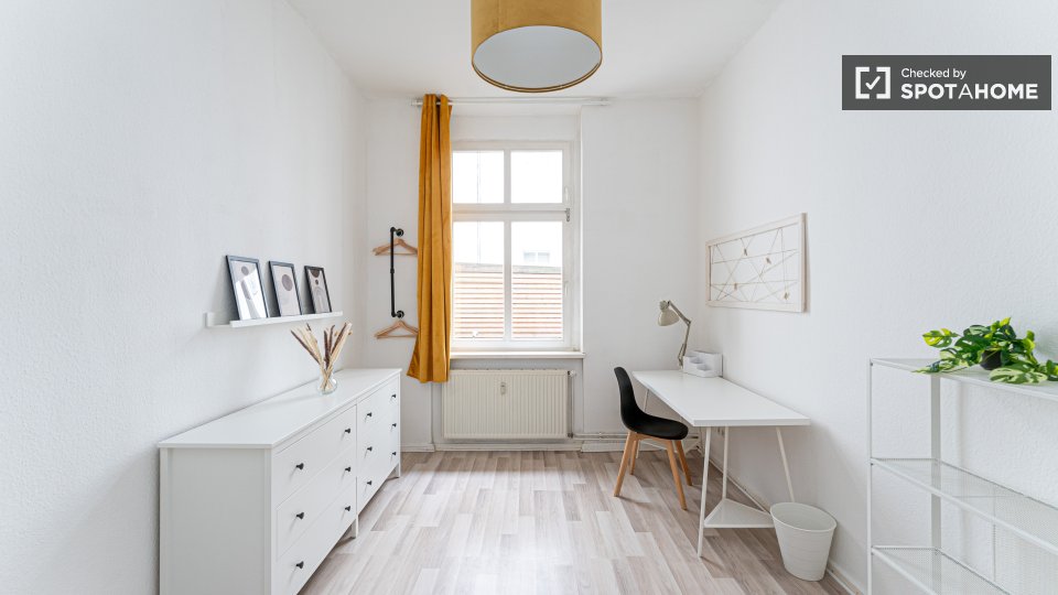 Double room Berlin, 4 beds, 93m² — photo 4