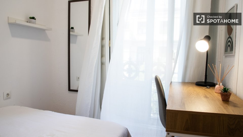 Double room Madrid, 7 beds — photo 13