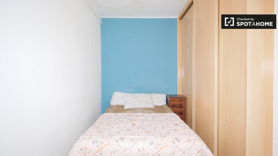 Double room Barcelona, 3 beds, 75m² — photo 2