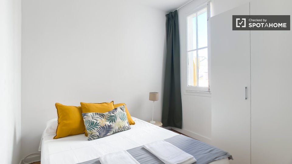 Double room Lisbon, 5 beds — photo 8