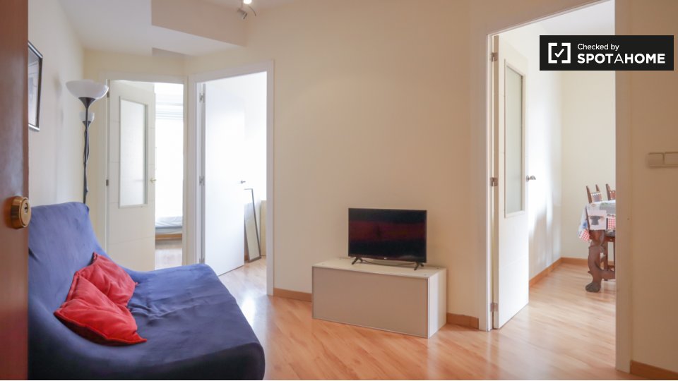Double room Madrid, 2 beds — photo 15