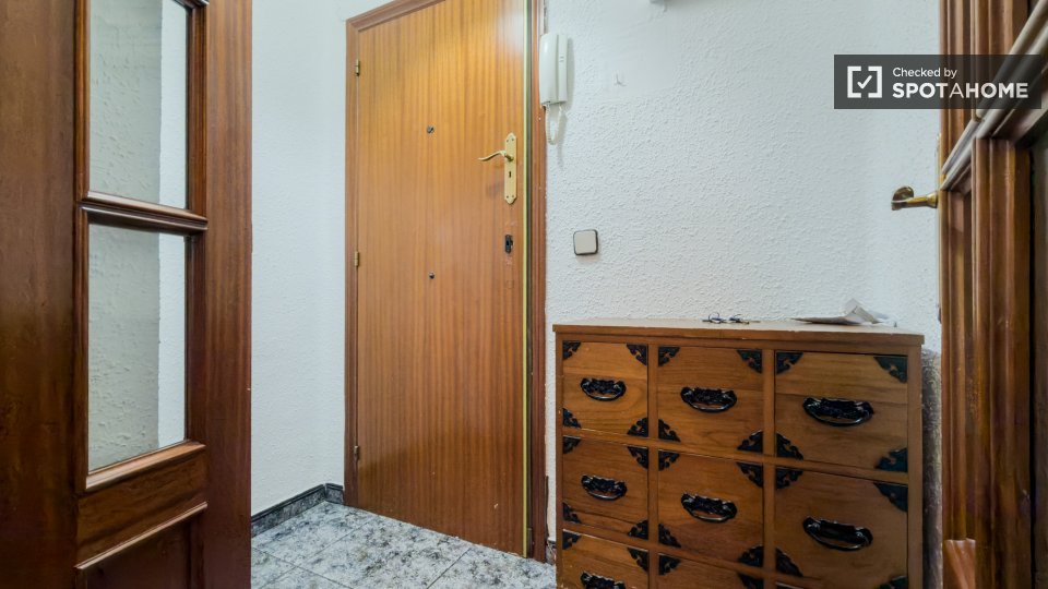 Apartment Barcelona, 3 beds, 70m² — photo 25