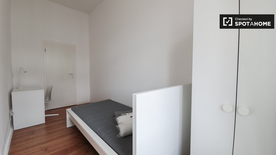 Double room Berlin, 3 beds — photo 2