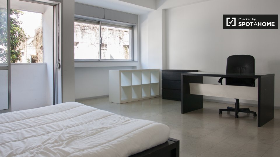 Double room Porto, 9 beds, 285m² — photo 13