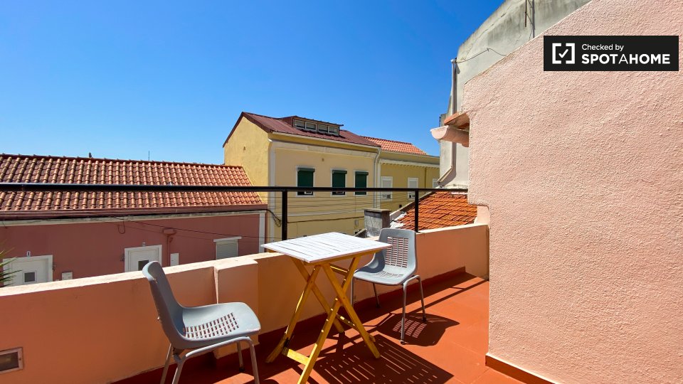Double room Lisbon, 5 beds — photo 5