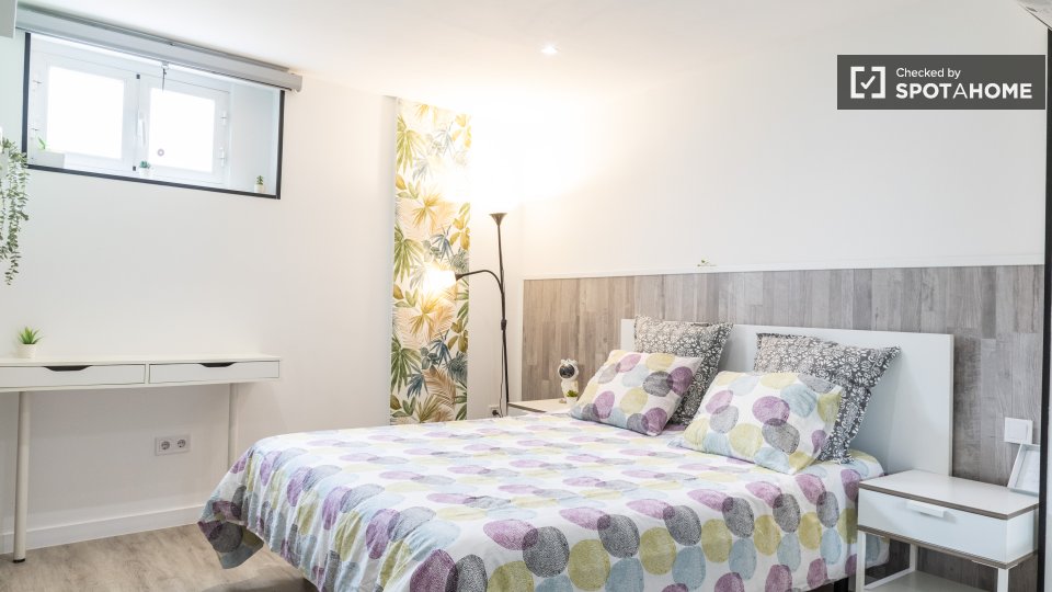 Double room Madrid, 3 beds — photo 32