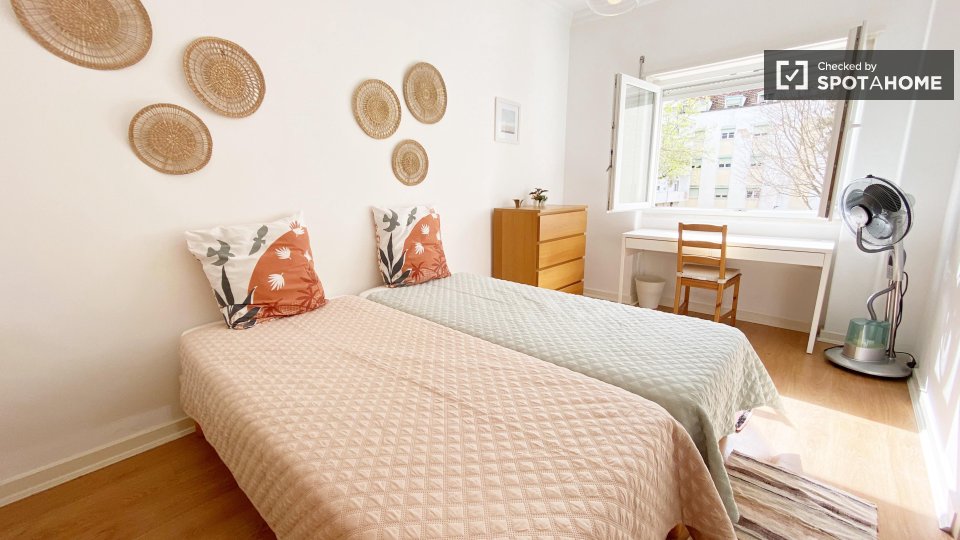 Apartment Lisbon, 2 beds — photo 37