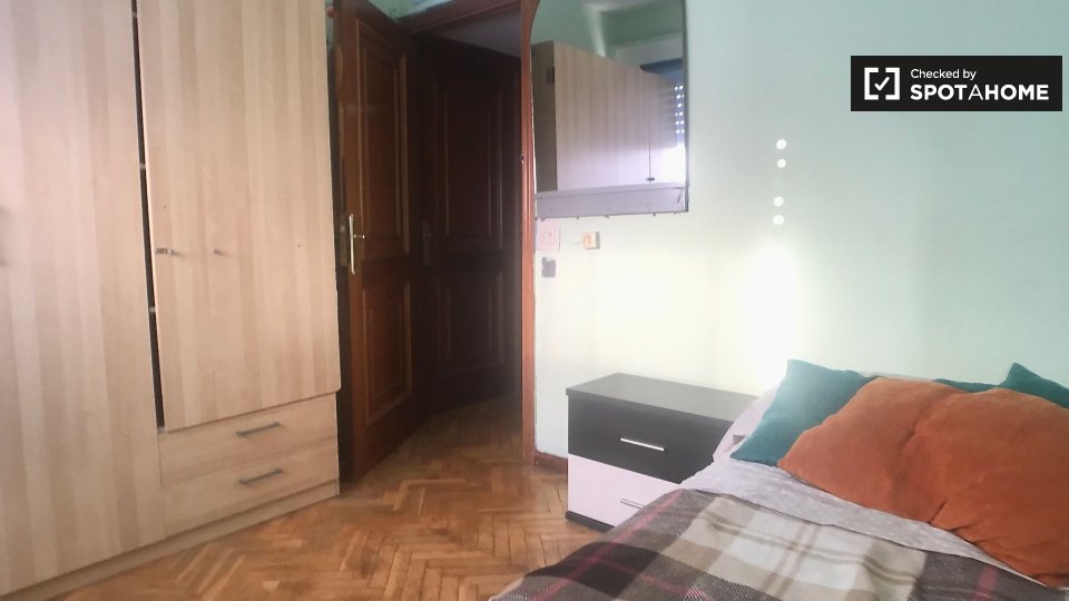 Double room Madrid, 3 beds — photo 3