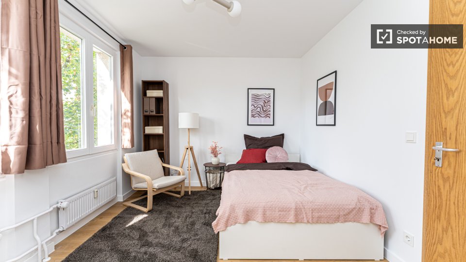 Double room Berlin, 5 beds, 80m² — photo 18
