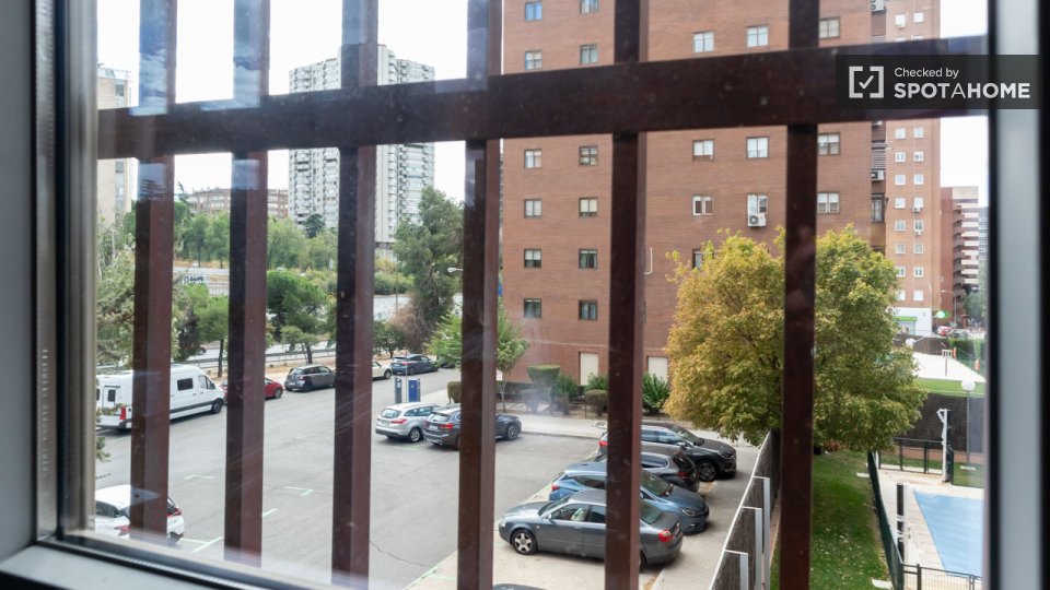 Double room Madrid, 4 beds — photo 2