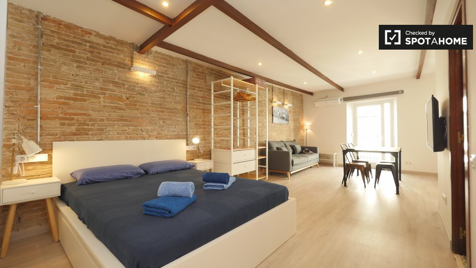 Apartment Barcelona, 1 bed, 40m² — photo 2