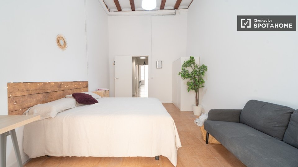 Double room Barcelona, 14 beds, 400m² — photo 27