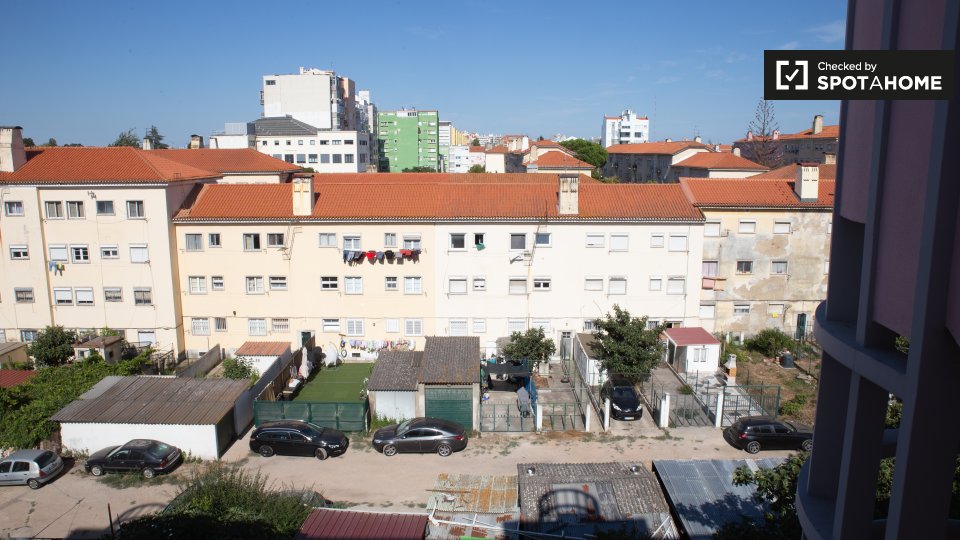 Apartment Lisbon, 5 beds, 100m² — photo 12