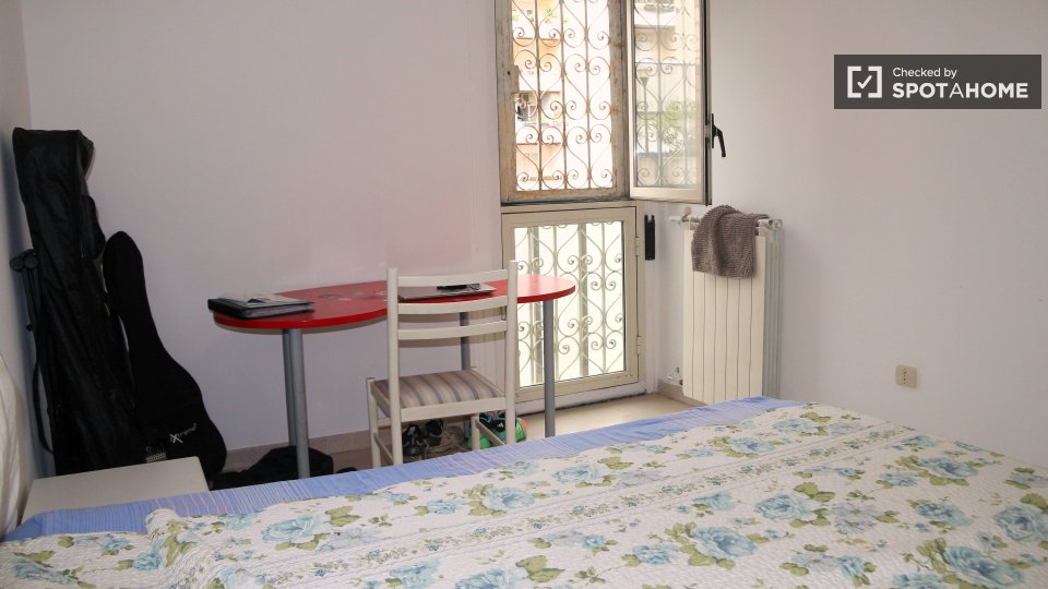 Double room Rome, 5 beds — photo 15