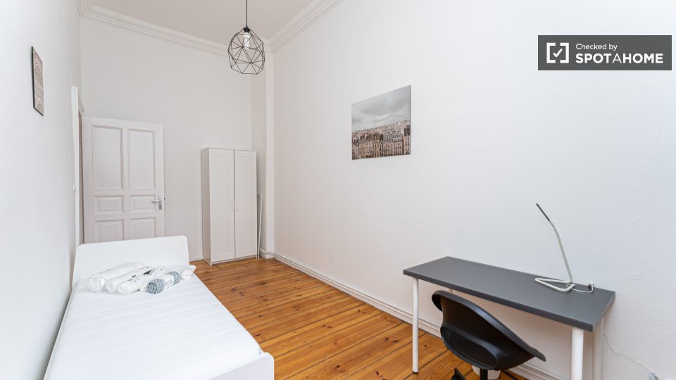 Double room Berlin, 5 beds, 99m² — photo 7
