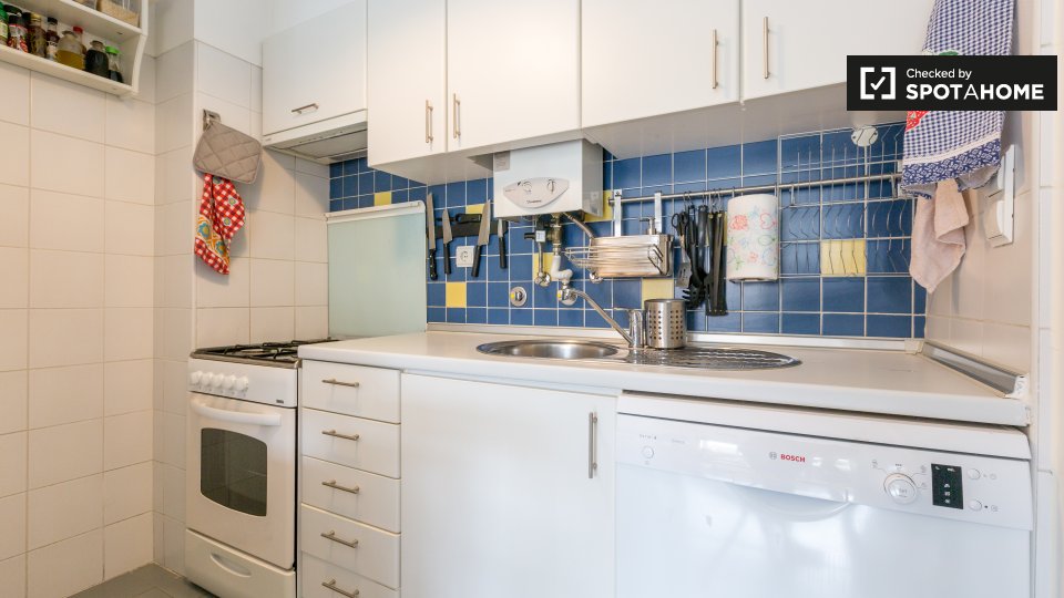 Apartment Lisbon, 1 bed, 55m² — photo 9