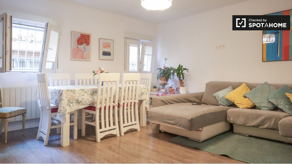 Double room Madrid, 2 beds — photo 4