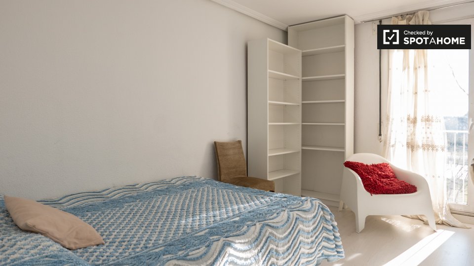 Double room Madrid, 4 beds, 70m² — photo 2