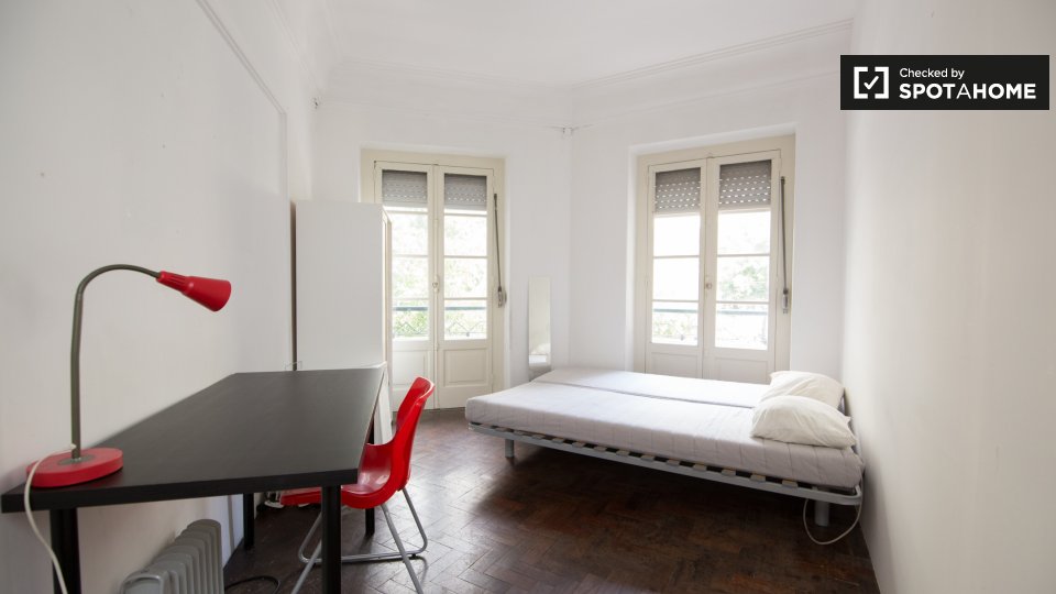 Double room Lisbon, 7 beds, 100m² — photo 1