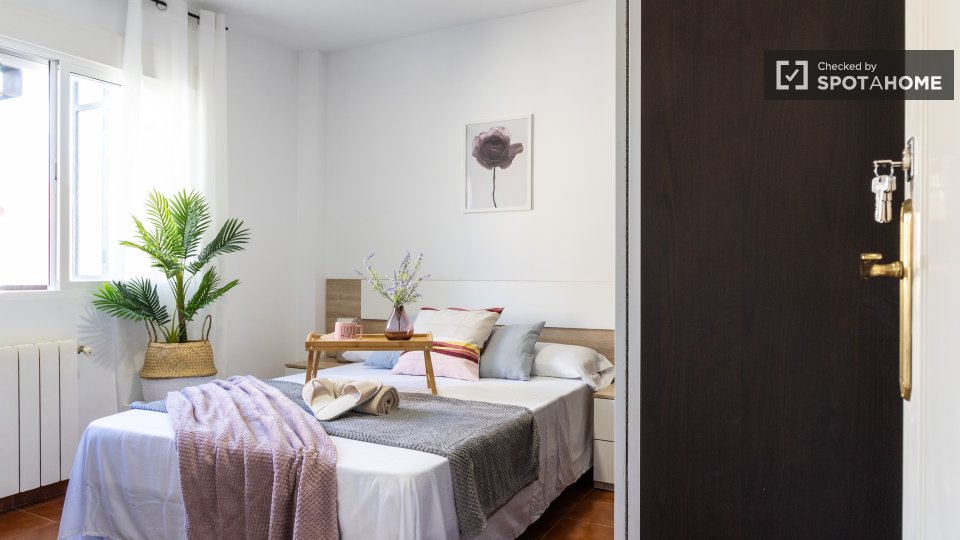 Double room Madrid, 4 beds — photo 1