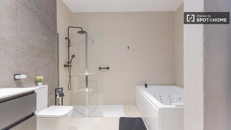 Apartment Valencia, 2 beds, 129m² — photo 23