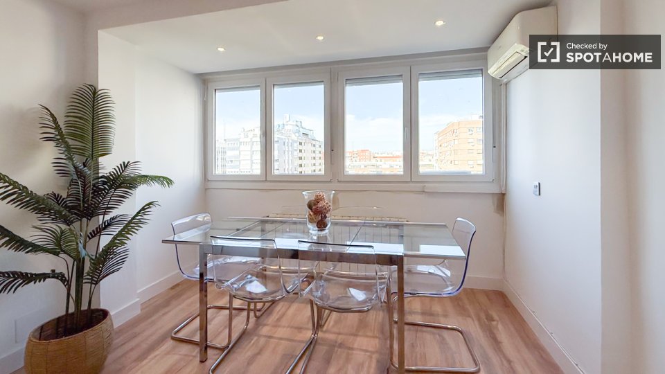 Apartment Madrid, 4 beds — photo 33