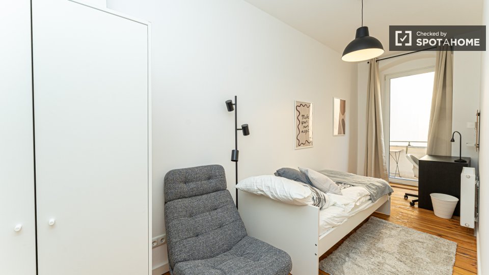 Double room Berlin, 3 beds, 53m² — photo 13