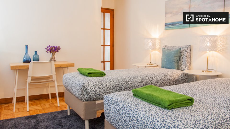 Double room Porto, 5 beds, 300m² — photo 2
