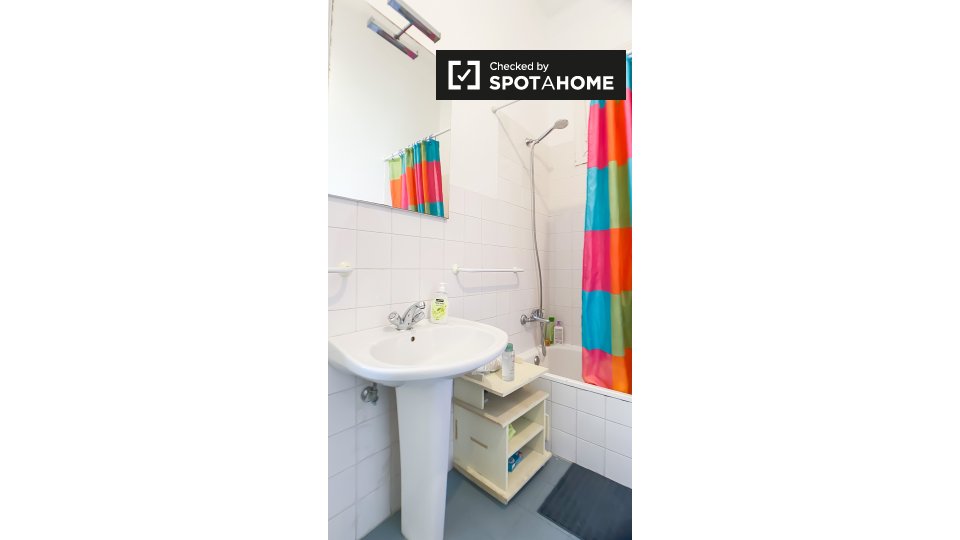 Double room Lisbon, 4 beds, 90m² — photo 8