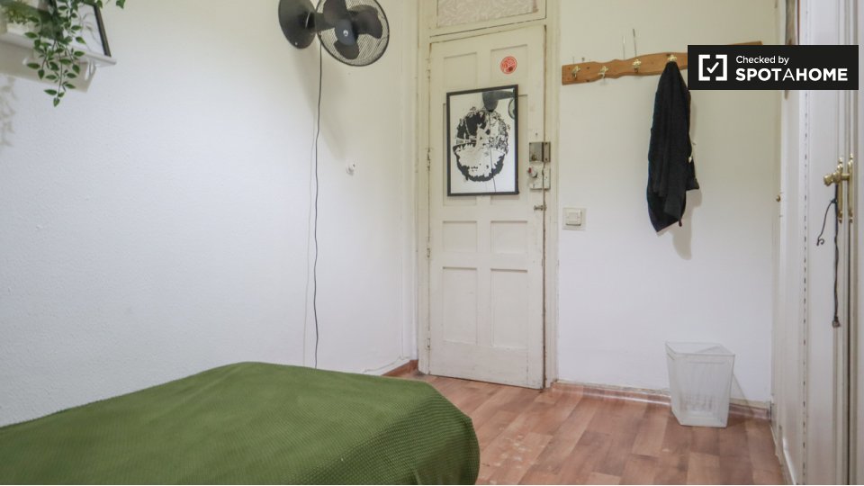 Double room Madrid, 12 beds, 280m² — photo 2