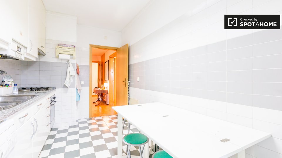 Double room Lisbon, 4 beds — photo 2