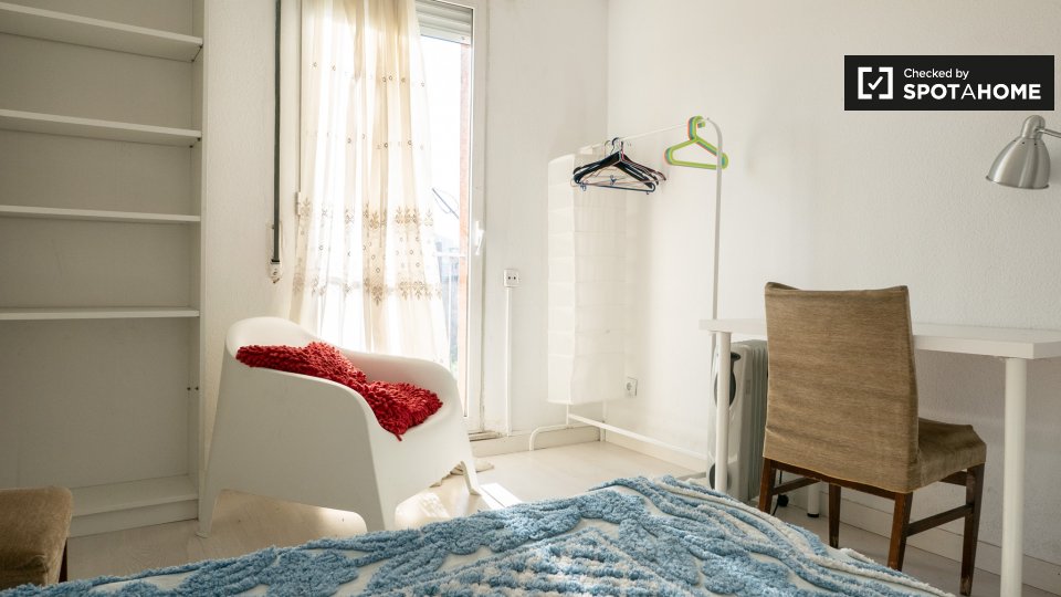 Double room Madrid, 4 beds, 70m² — photo 4