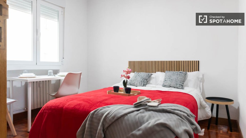 Double room Madrid, 6 beds — photo 12
