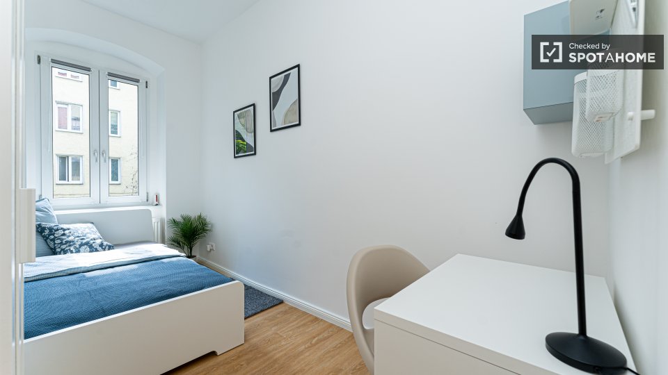 Double room Berlin, 4 beds, 73m² — photo 3