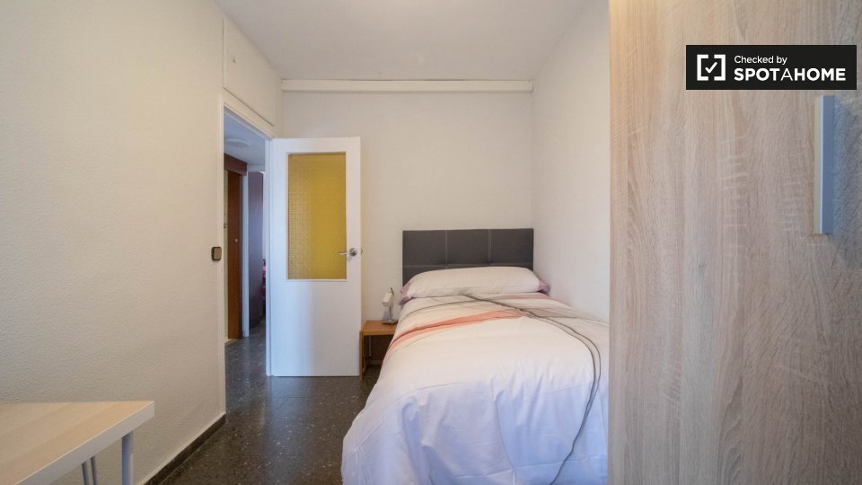 Double room Madrid, 4 beds, 86m² — photo 1