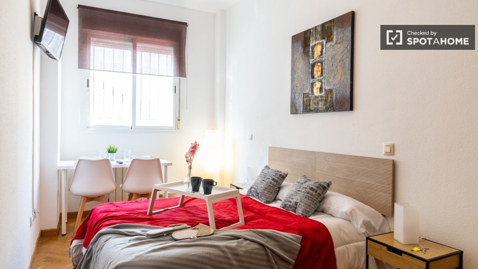 Double room Madrid, 2 beds — photo 1