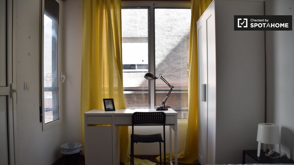 Double room Valencia, 3 beds — photo 2