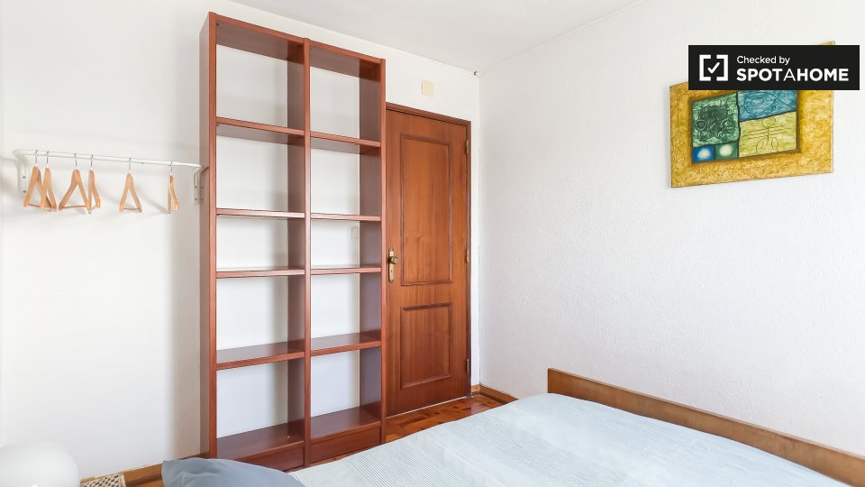 Apartment Lisbon, 2 beds, 70m² — photo 11