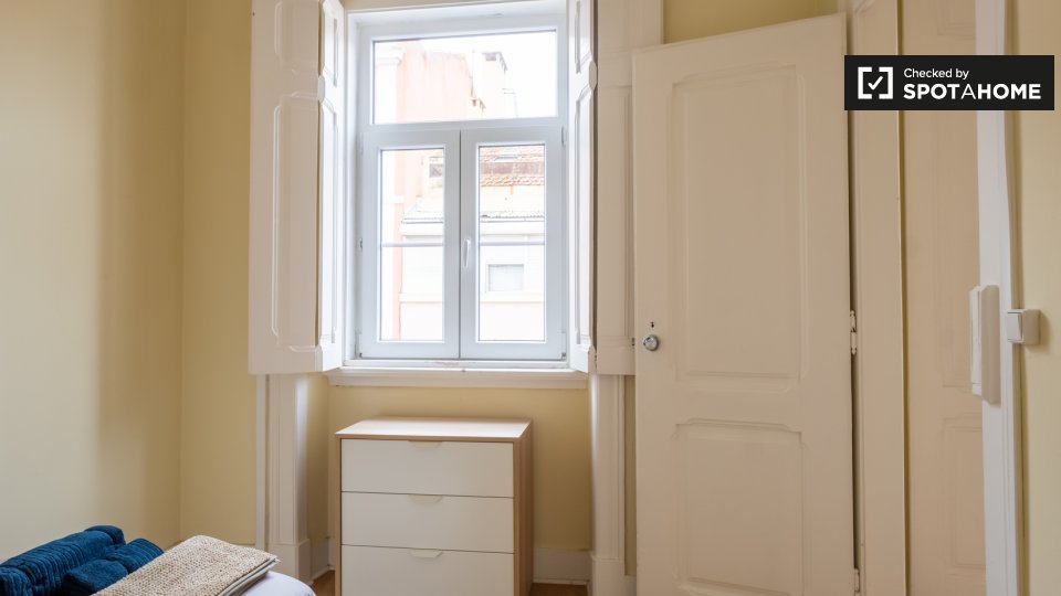 Double room Lisbon, 5 beds — photo 4