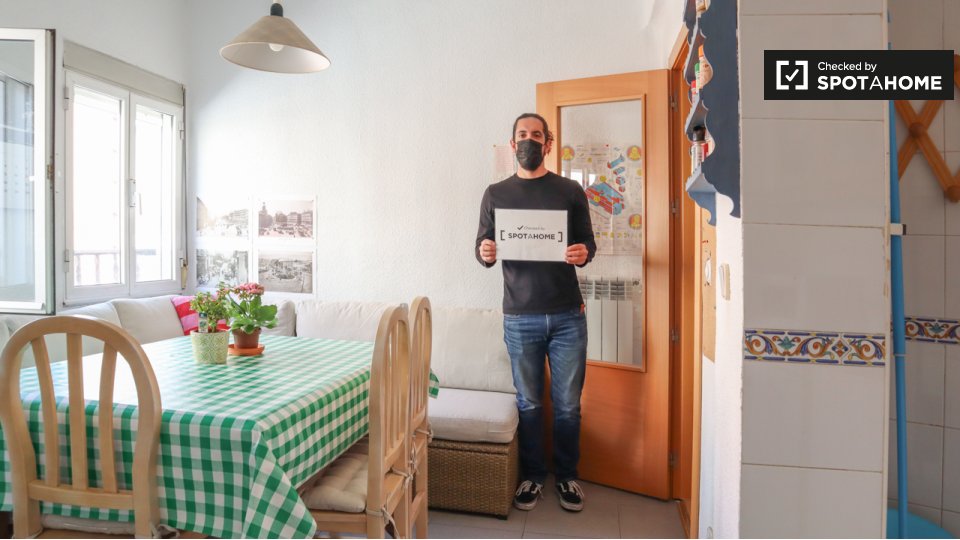 Double room Madrid, 3 beds, 79m² — photo 14