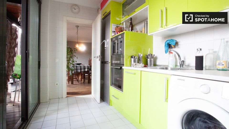 Double room Madrid, 4 beds, 98m² — photo 17