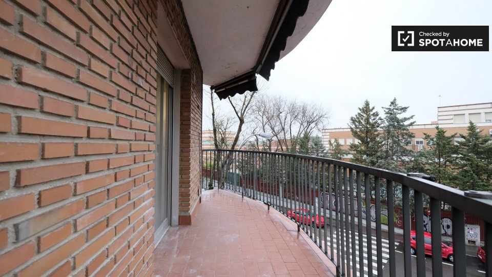 Double room Madrid, 6 beds, 160m² — photo 6
