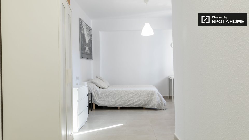 Double room Valencia, 4 beds, 100m² — photo 3