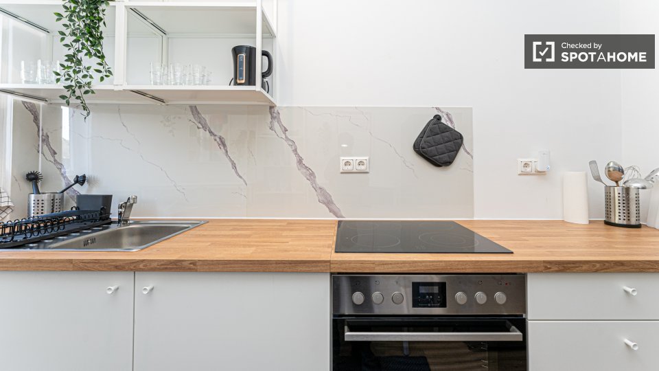 Double room Berlin, 9 beds, 135m² — photo 15