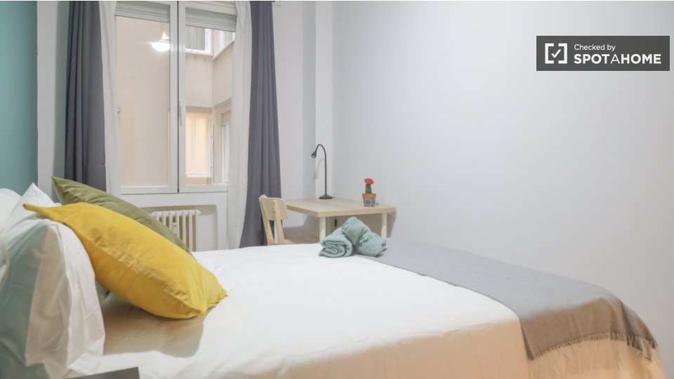 Double room Madrid, 11 beds, 300m² — photo 9