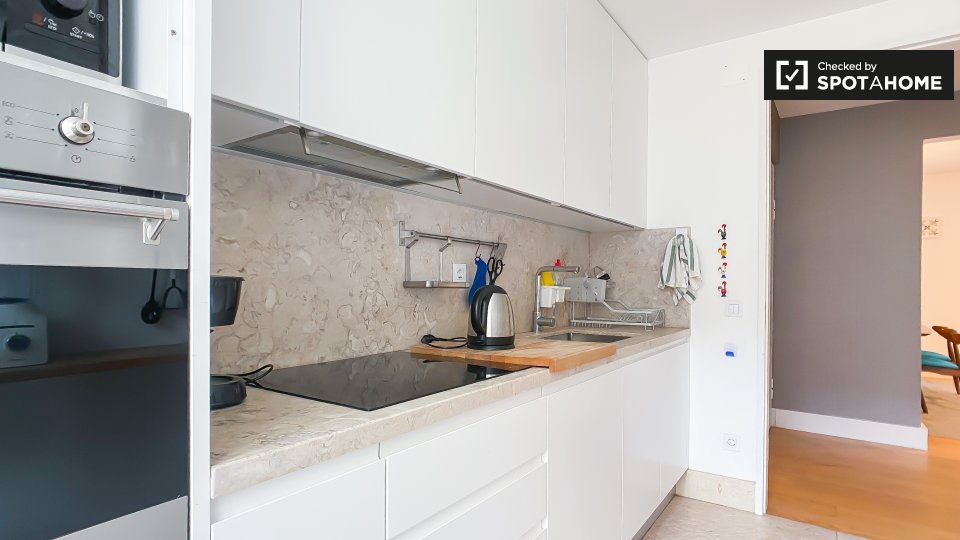 Apartment Lisbon, 1 bed, 90m² — photo 14