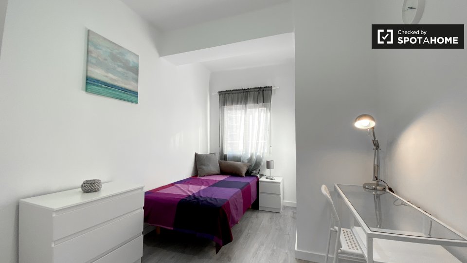 Double room Valencia, 4 beds, 65m² — photo 1