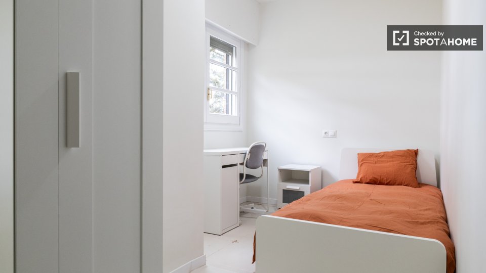Double room Madrid, 14 beds — photo 13
