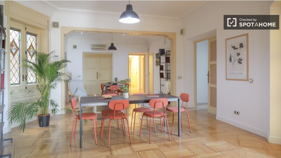 Double room Madrid, 18 beds — photo 15